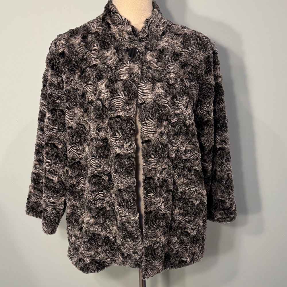 Alfred Dunner plush faux fur Black and Gray 3/4 sleeve Jacket Size 10